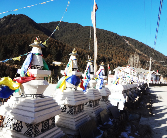 beauty-in-tibetan-villag