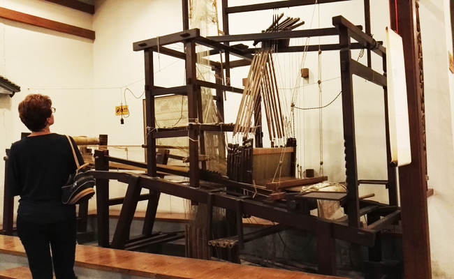 Suzhou No. 1 Silk Factory - Weaving Machine